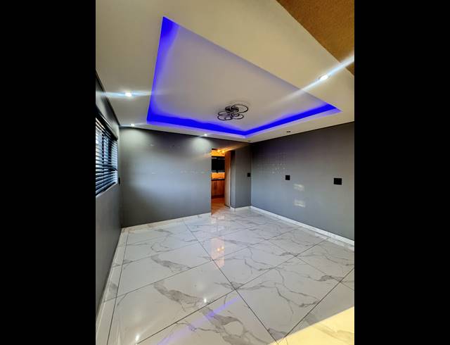 4 BEDROOM FREESTANDING FOR SALE IN MINERALIA